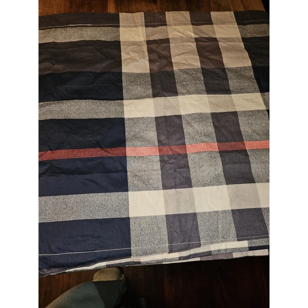 The Unbranded Brand plaid navy